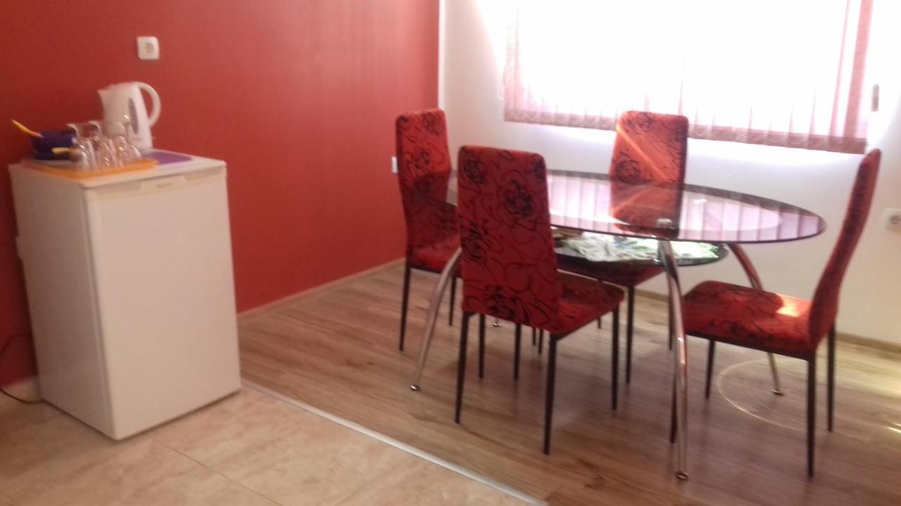 פרימורסקו Guest House Nedelchevi מראה חיצוני תמונה