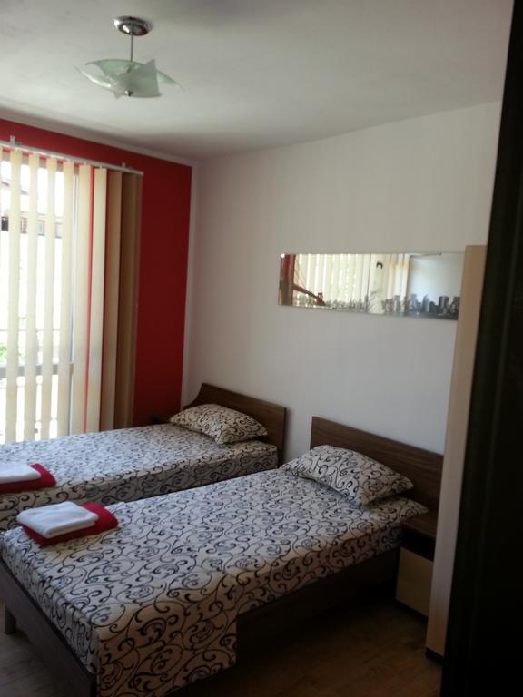 פרימורסקו Guest House Nedelchevi חדר תמונה