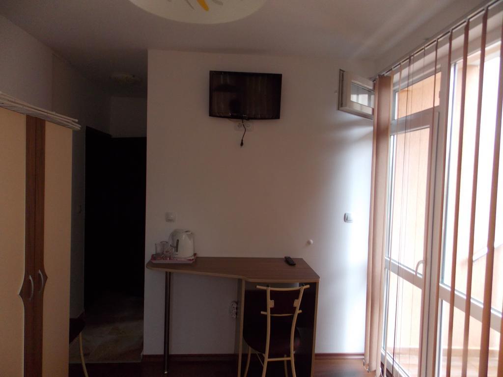 פרימורסקו Guest House Nedelchevi מראה חיצוני תמונה